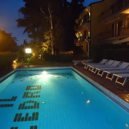 Il Cedro 4* マルチェージネ